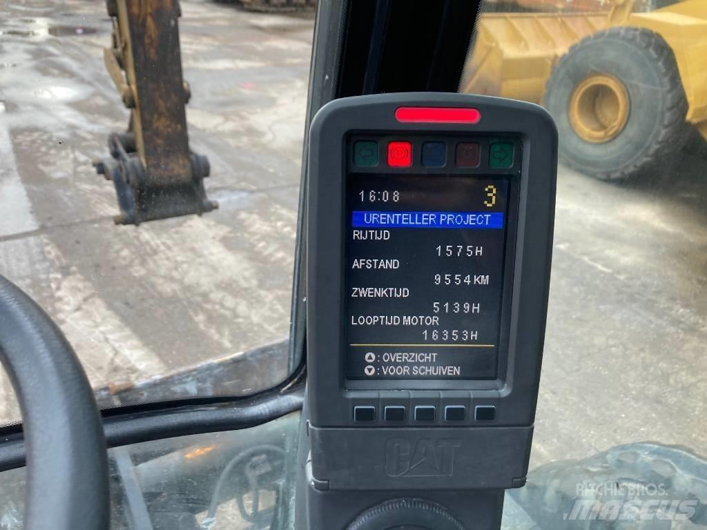 CAT M 316 D Pelle sur pneus