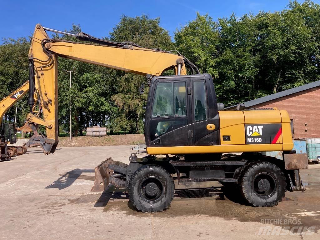 CAT M 316 D Pelle sur pneus