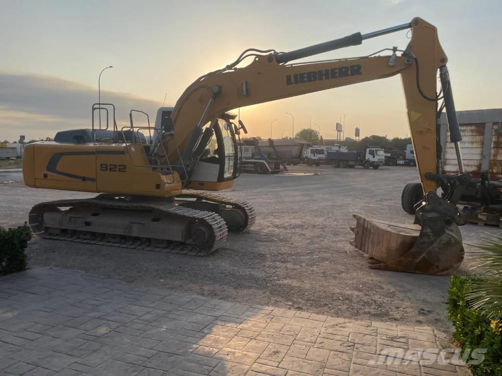Liebherr R922 NLC Pelle sur chenilles