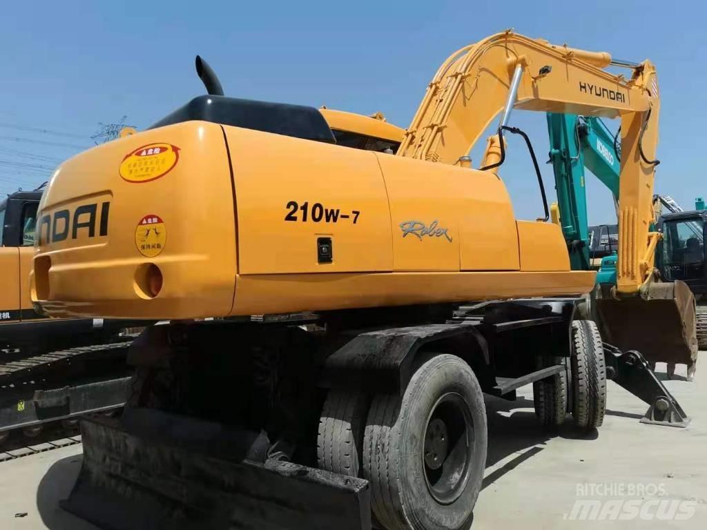 Hyundai R210W-7 Pelle sur pneus