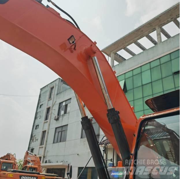 Doosan DX340LC-9C Pelle sur chenilles