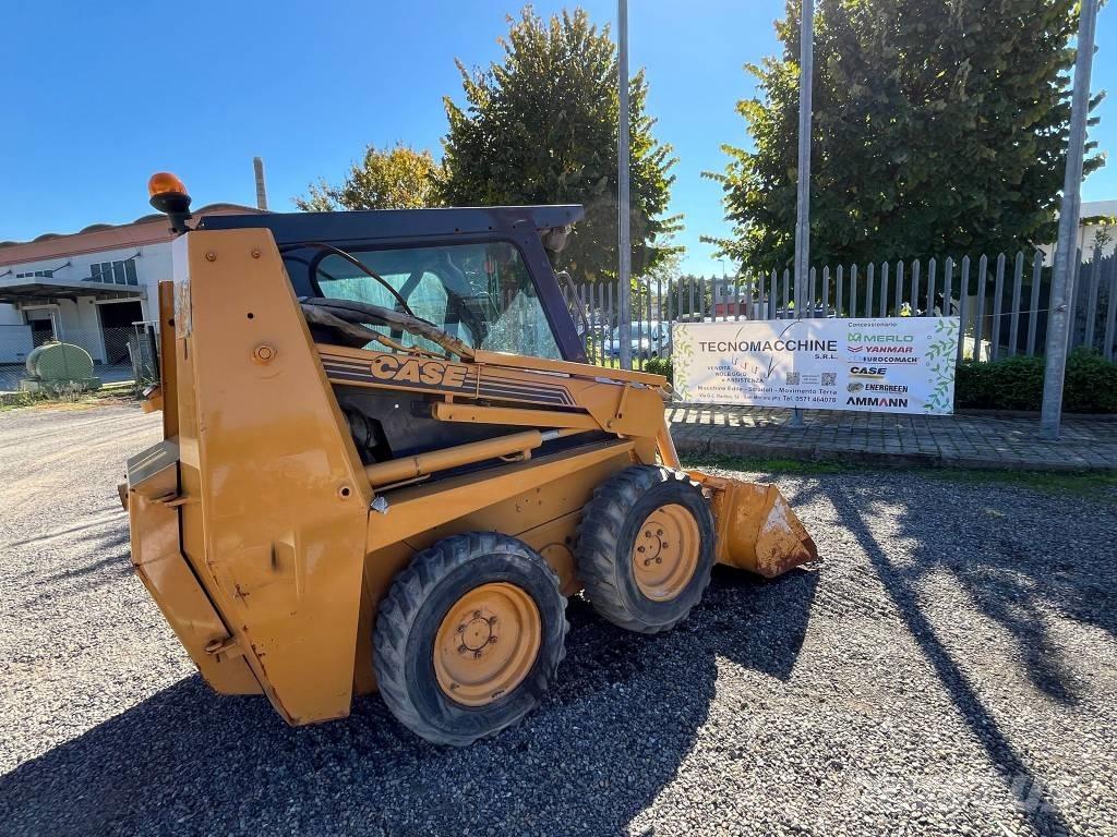 CASE 1840 Chargeuse compacte
