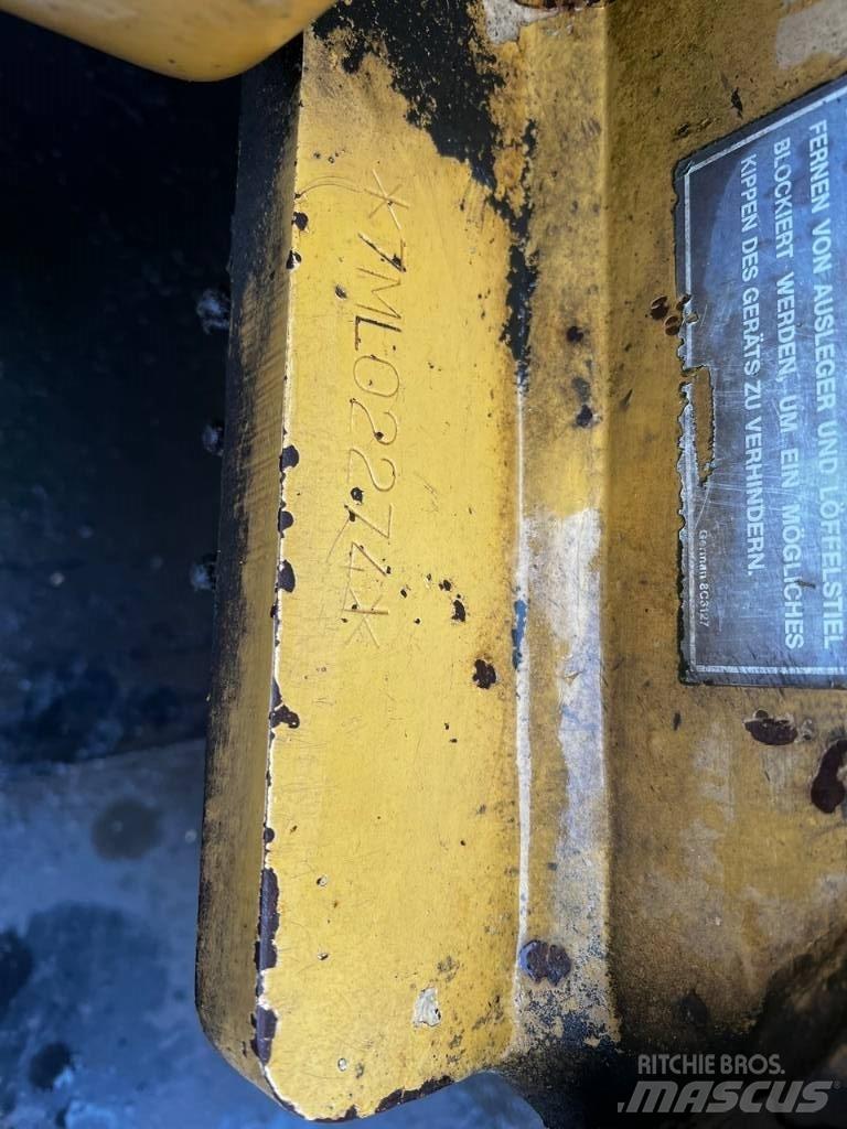 CAT FOR PARTS M 315 Pelle sur pneus