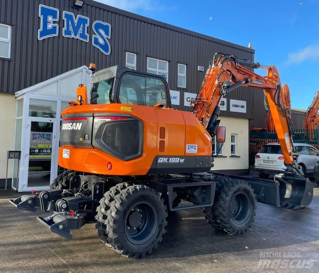 Doosan DX100W-7 Pelle sur pneus