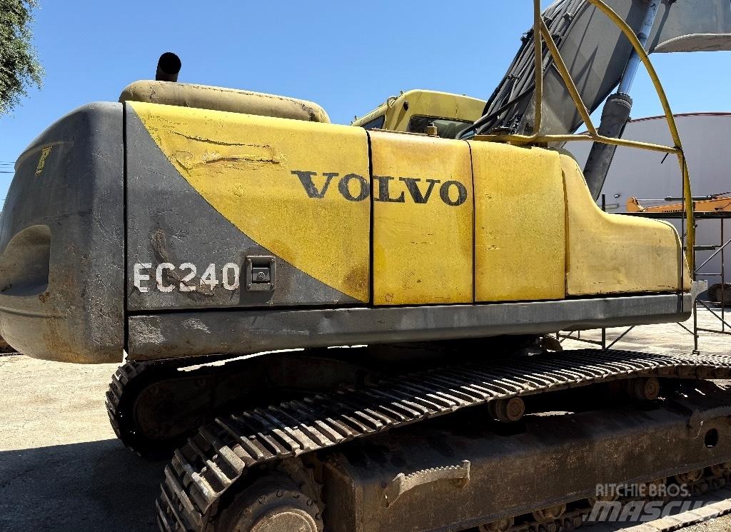 Volvo EC240 Pelle longue portée