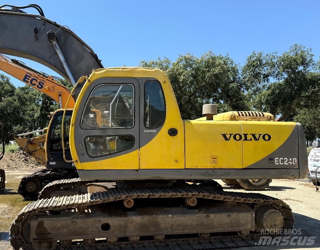 Volvo EC240 Pelle longue portée