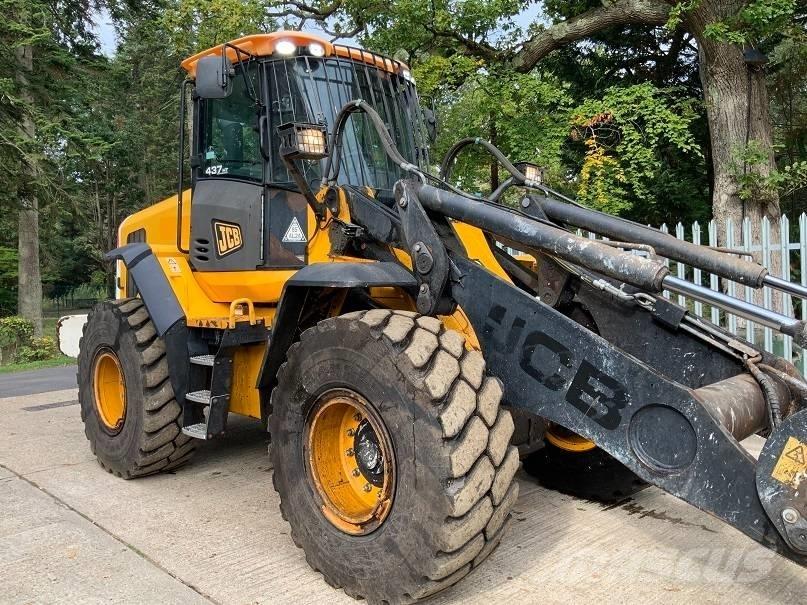 JCB 437 HT Chargeuse sur pneus