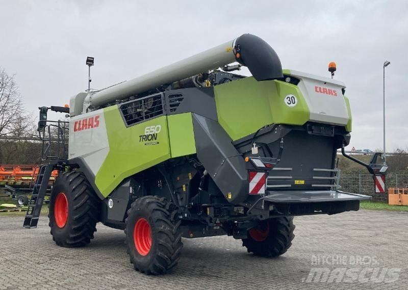 CLAAS TRION 650 Moissonneuse batteuse