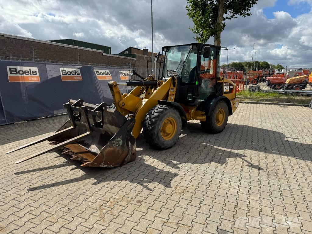 CAT 906M Chargeuse sur pneus