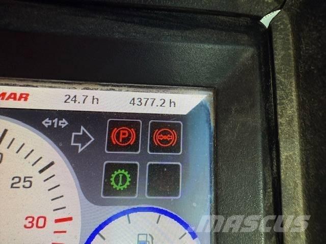 Yanmar B 95 W Pelle sur pneus