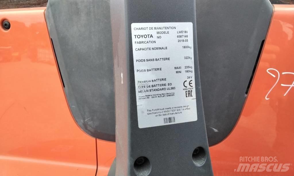 Toyota LWE180 Transpalette accompagnant