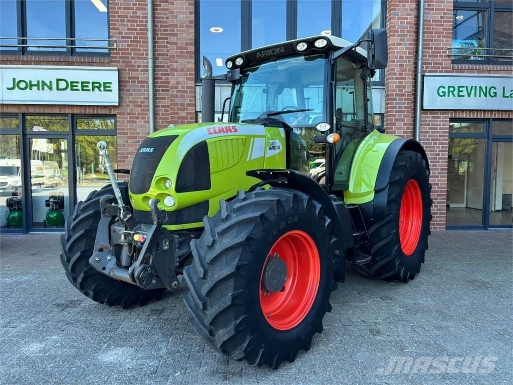CLAAS Arion 640 Tracteur