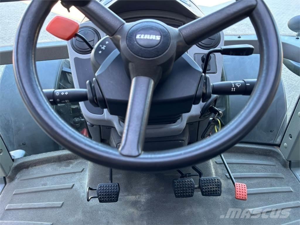 CLAAS Arion 640 Tracteur