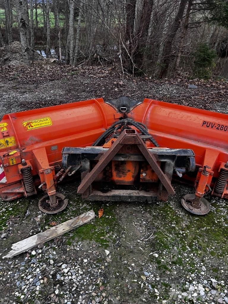Pronar PUV 2800 Chasse neige