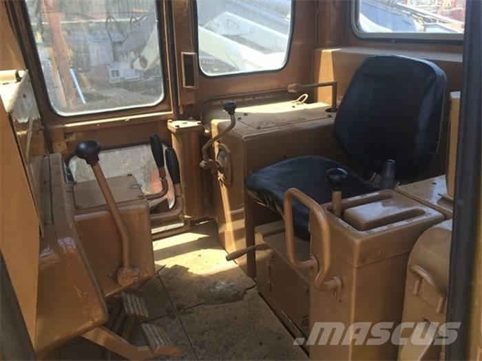 CAT D 6 D Bouteurs sur chenilles