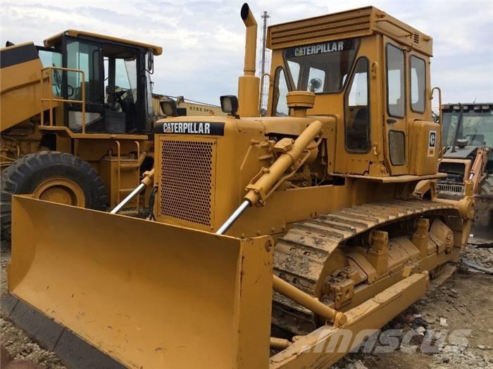 CAT D 6 D Bouteurs sur chenilles