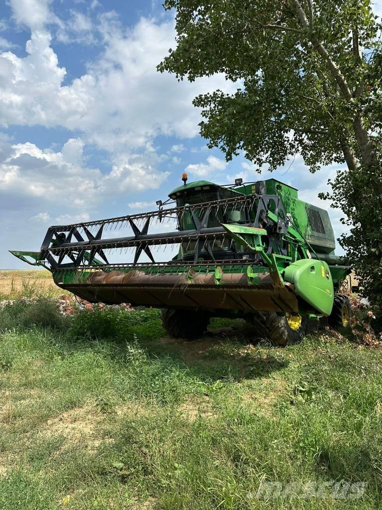 John Deere 1550 CWS Moissonneuse batteuse
