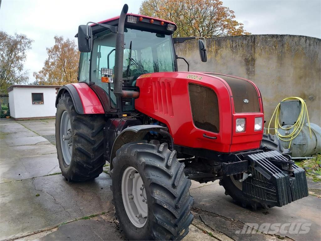 Belarus MTS 2022.4 Tracteur