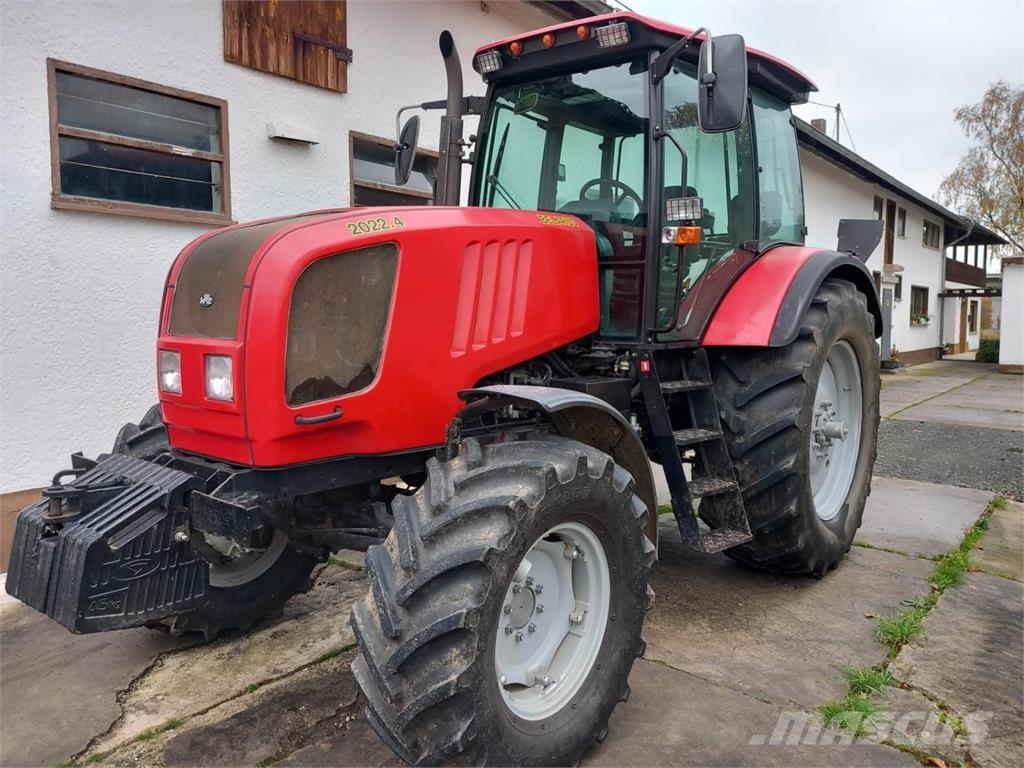 Belarus MTS 2022.4 Tracteur