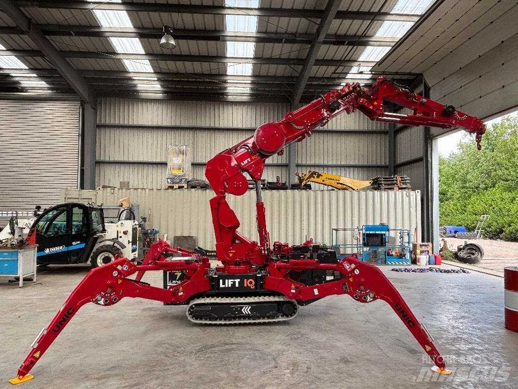 Unic UM 445 Grues tout terrain
