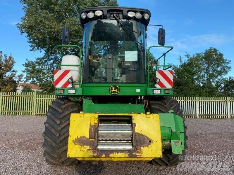 John Deere 7400 Ensileuse automotrice
