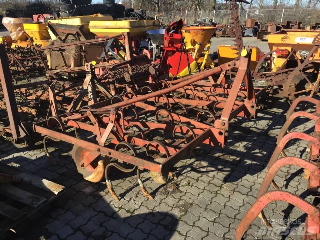 Kongskilde 25 tands Herse