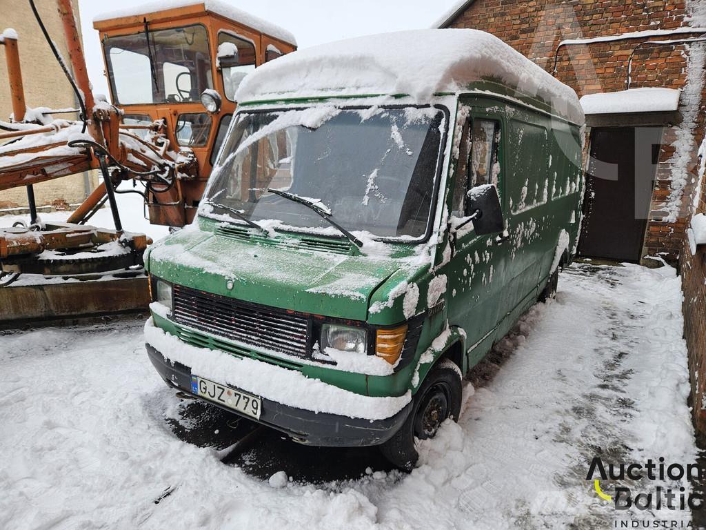 Mercedes-Benz 207D Utilitaire
