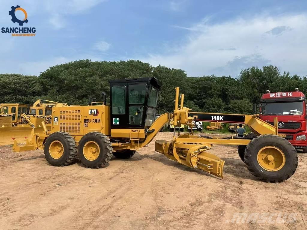 CAT 140K Niveleuse