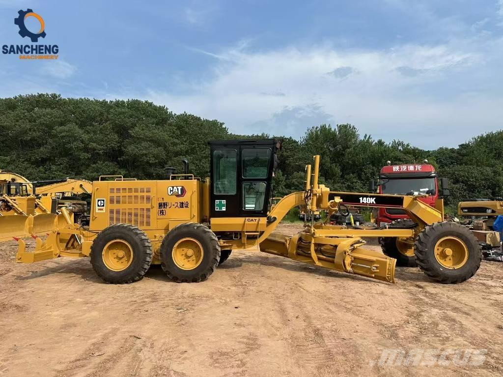 CAT 140K Niveleuse