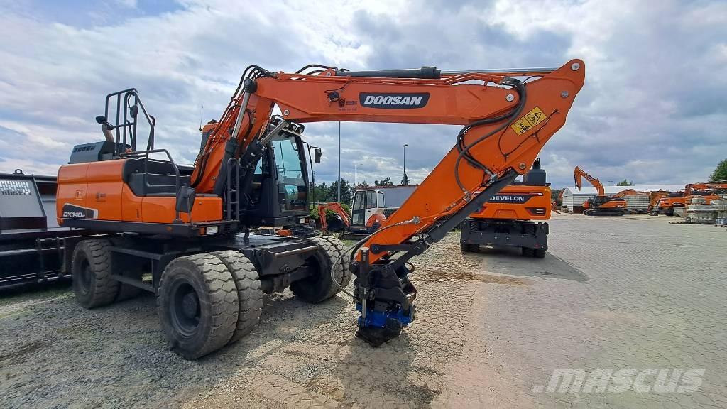 Doosan DX140W-5 Pelle sur pneus