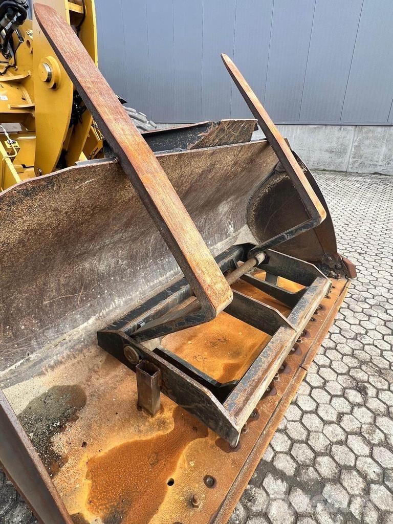 CAT 926M Chargeuse sur pneus