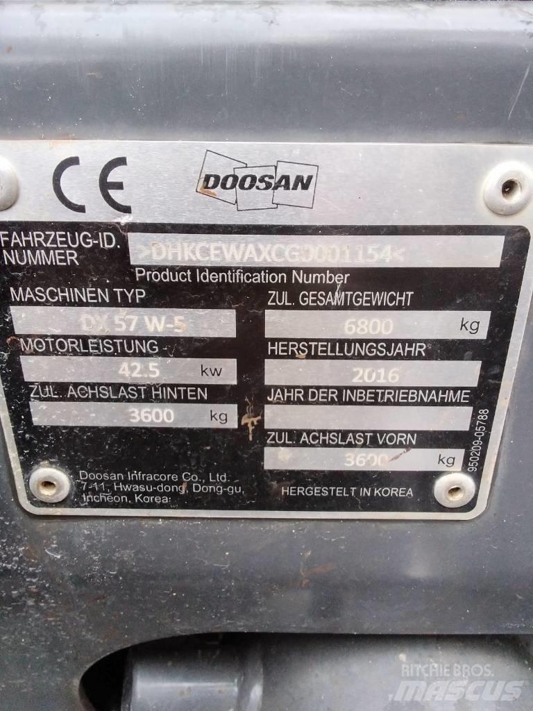 Doosan DX 57 W-5 Pelle sur pneus