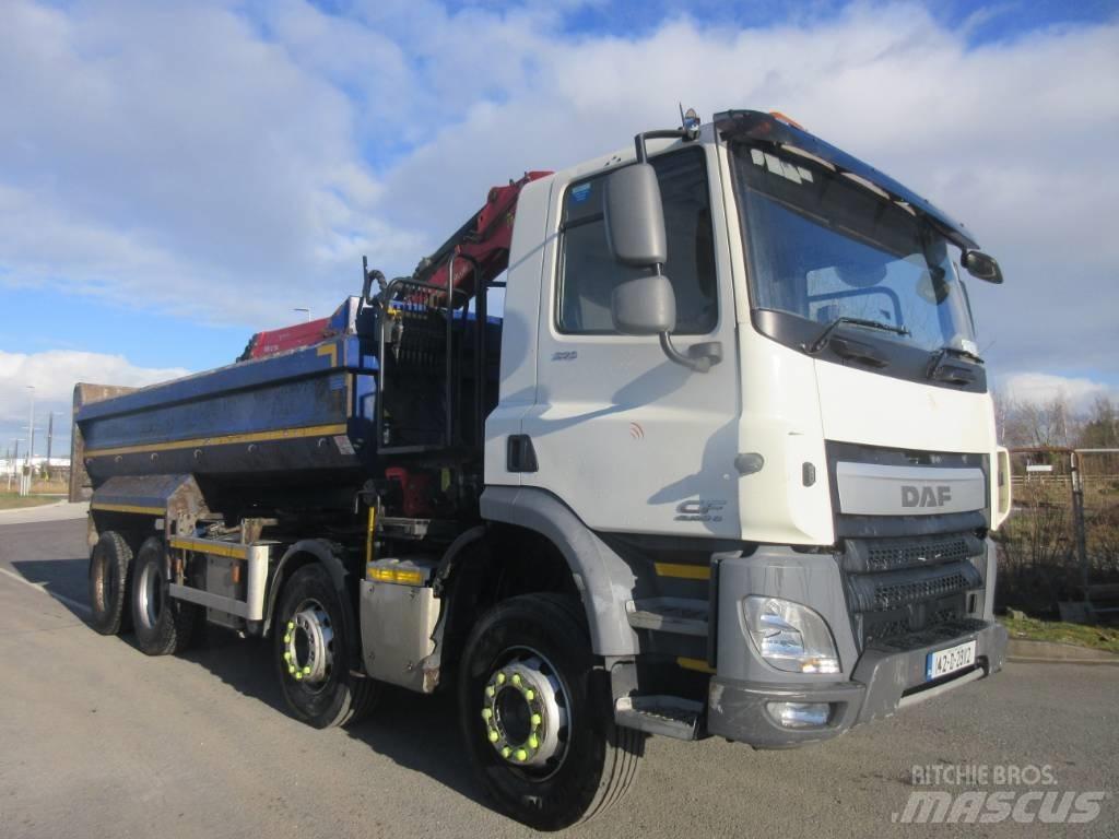 DAF CF370 Camion plateau ridelle avec grue