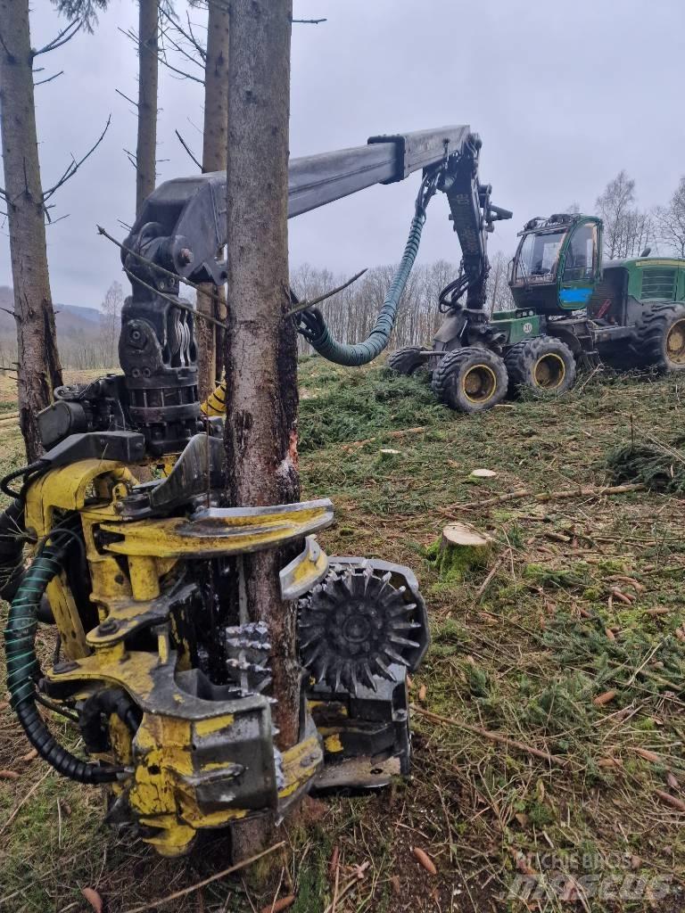 John Deere 1270 E Abatteuse