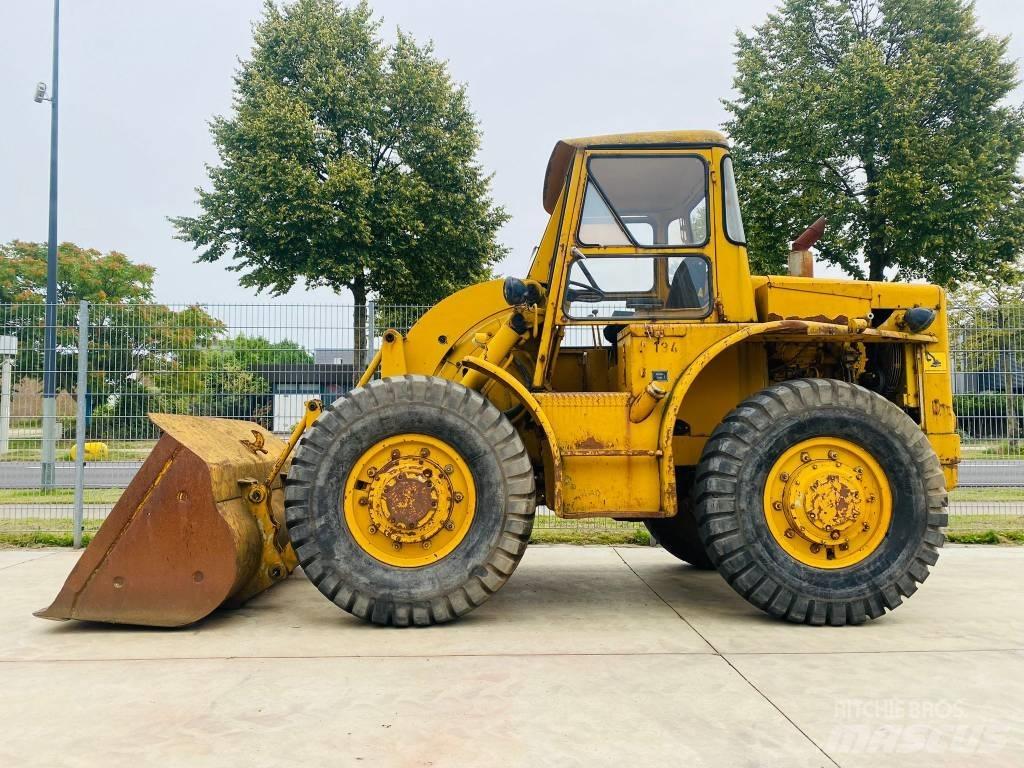 CAT 922 B Chargeuse sur pneus