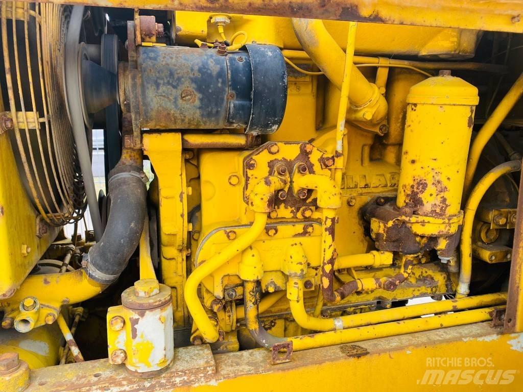 CAT 922 B Chargeuse sur pneus