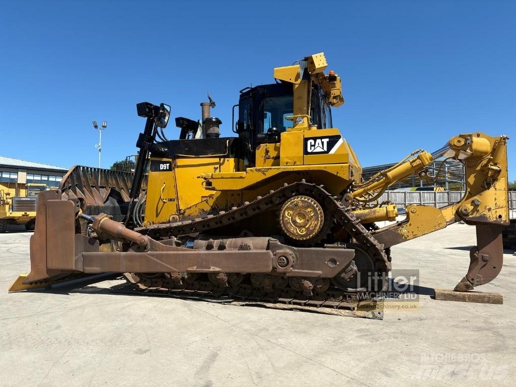 CAT D 9 T Bouteurs sur chenilles