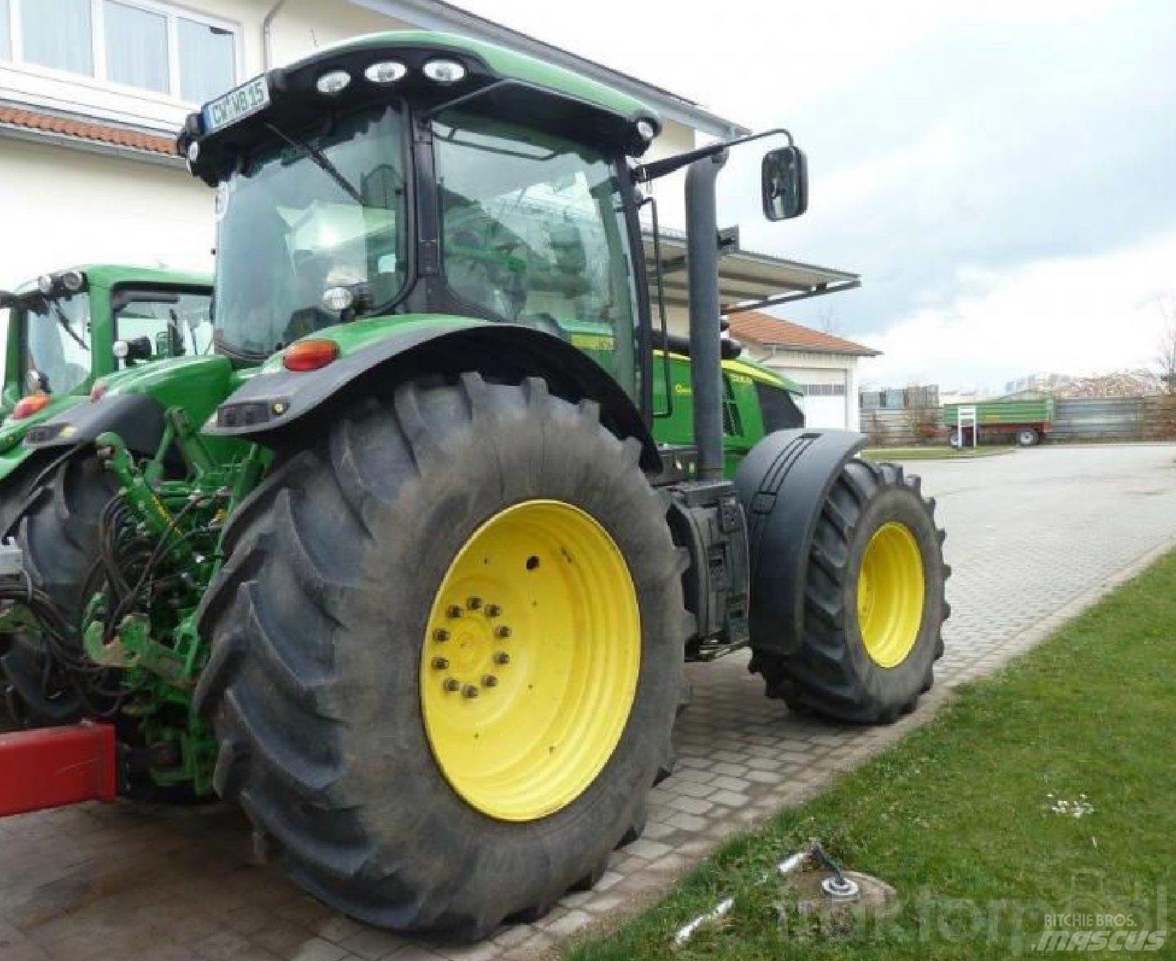 John Deere 7230R Tracteur