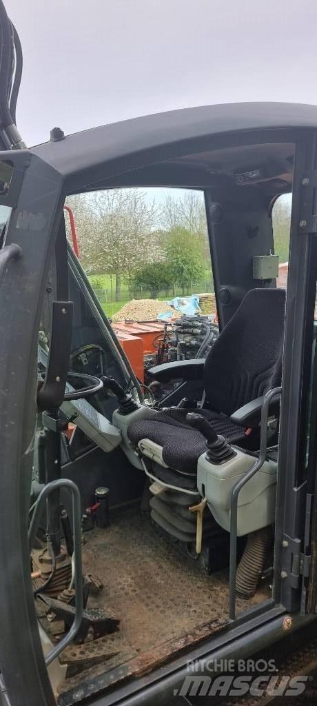 Atlas 140 W Pelle sur pneus