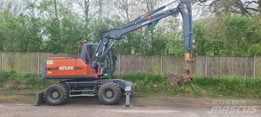 Atlas 140 W Pelle sur pneus