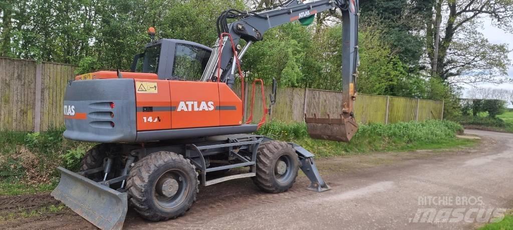 Atlas 140 W Pelle sur pneus