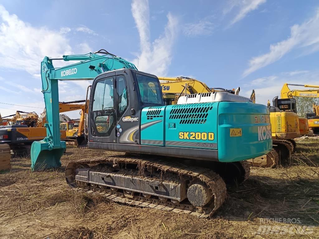 Kobelco SK200D Pelle sur chenilles