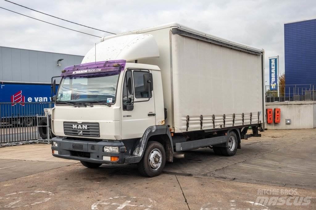 MAN LE 180 Camion à rideaux coulissants (PLSC)