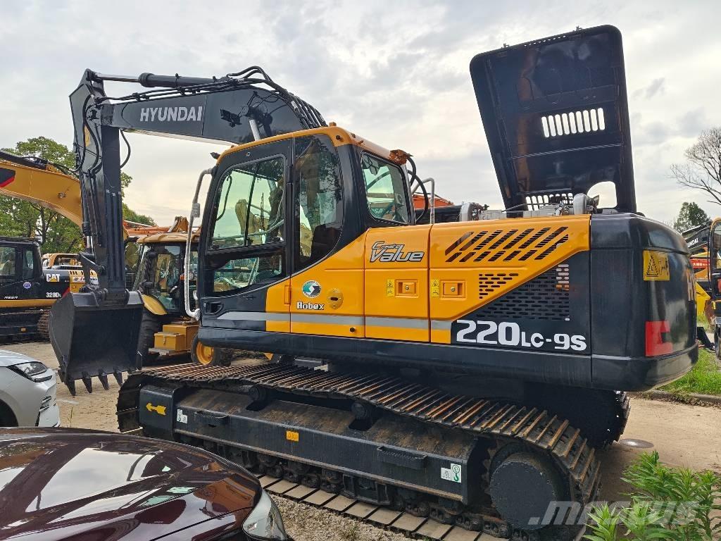 Hyundai R220LC-9S Pelle sur chenilles