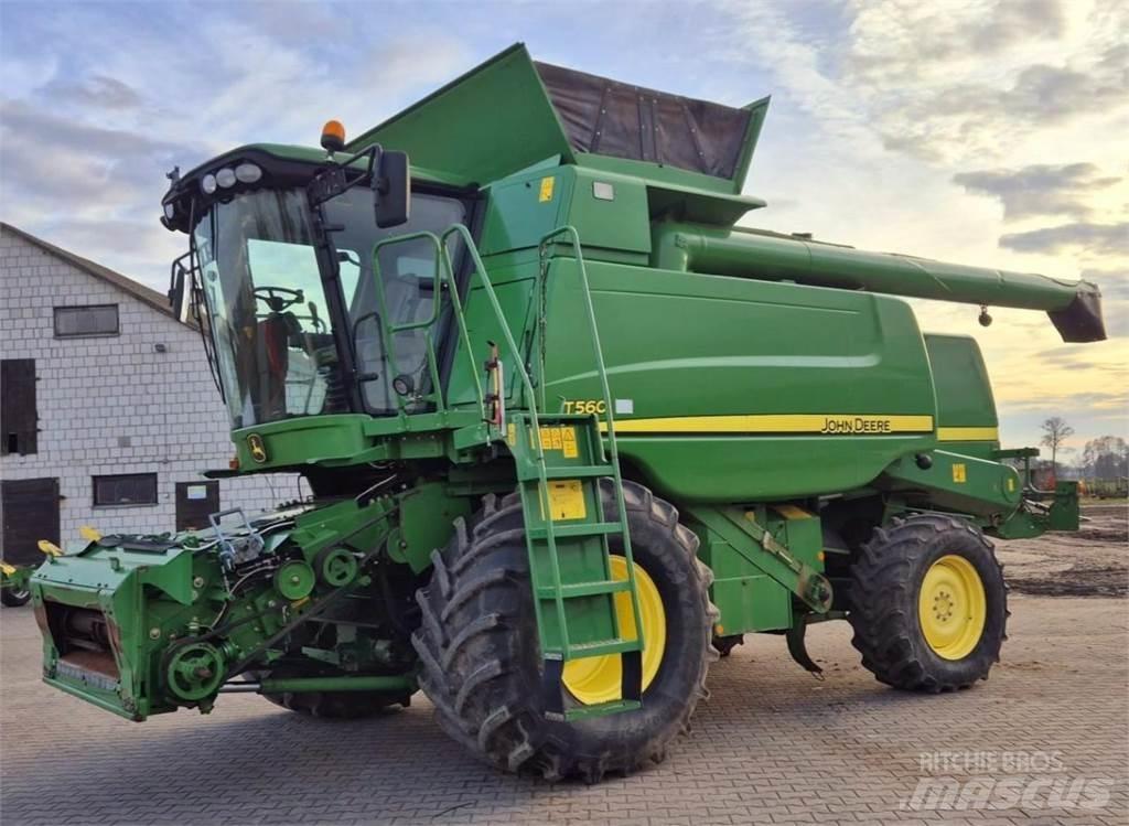 John Deere T560 Moissonneuse batteuse