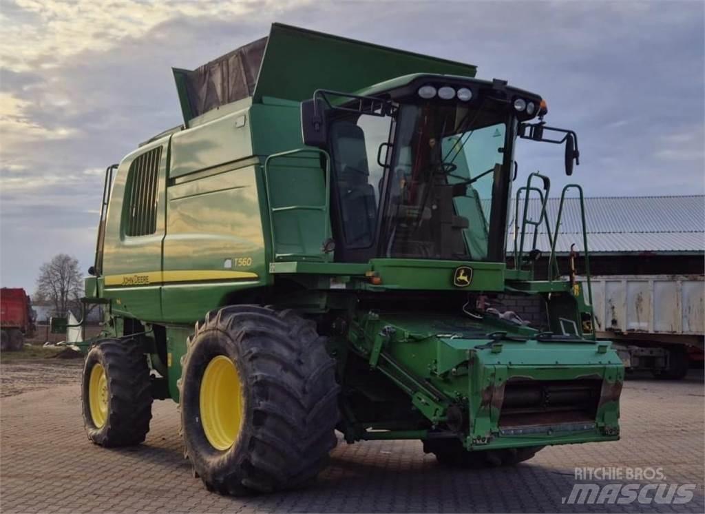 John Deere T560 Moissonneuse batteuse