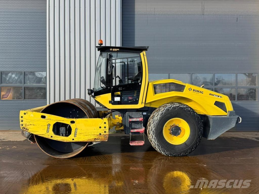 Bomag BW213D-5 Rouleaux monocylindre