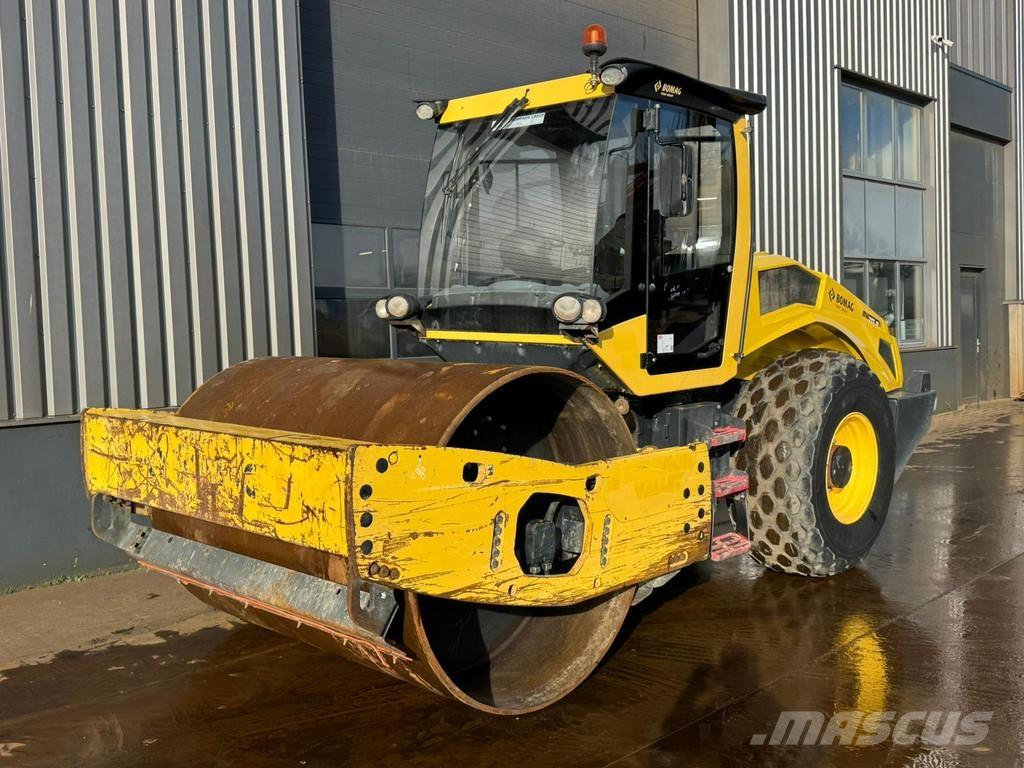 Bomag BW213D-5 Rouleaux monocylindre