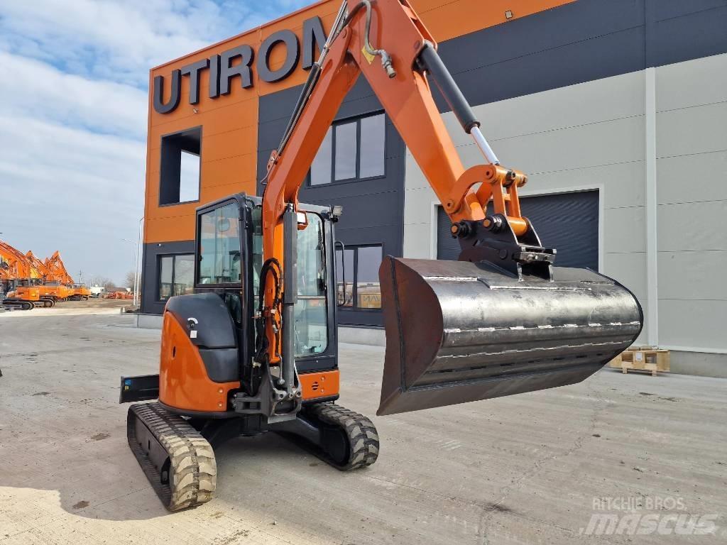 Hitachi ZX38U-6 Mini pelle < 7t