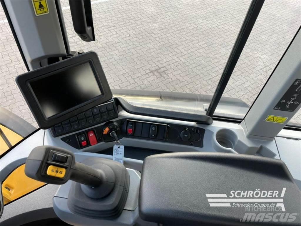 CAT 938 HL Chargeuse sur pneus